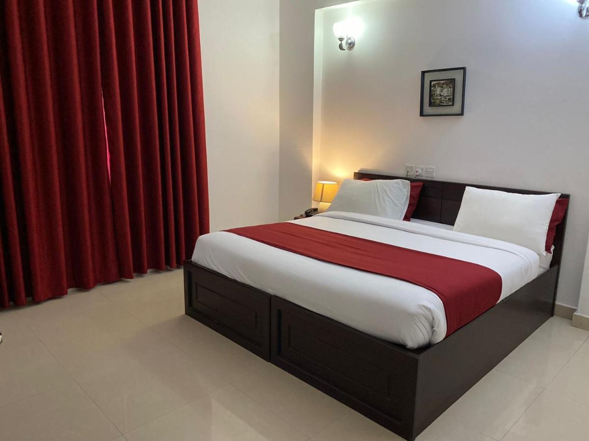 Azaiba Hotel Apartments Muskat Bagian luar foto