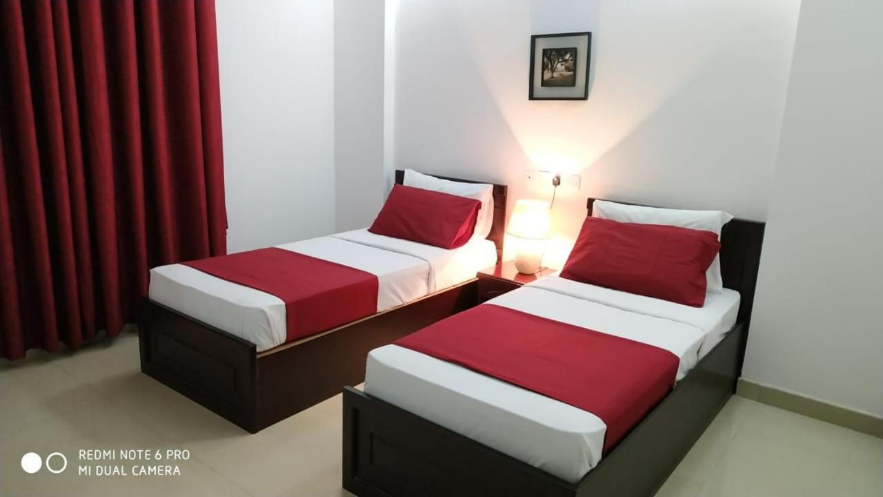 Azaiba Hotel Apartments Muskat Bagian luar foto