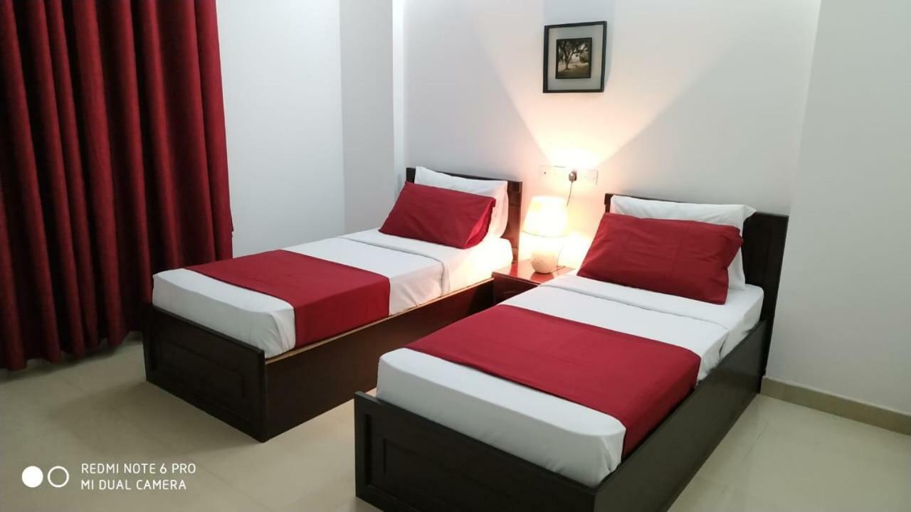 Azaiba Hotel Apartments Muskat Bagian luar foto